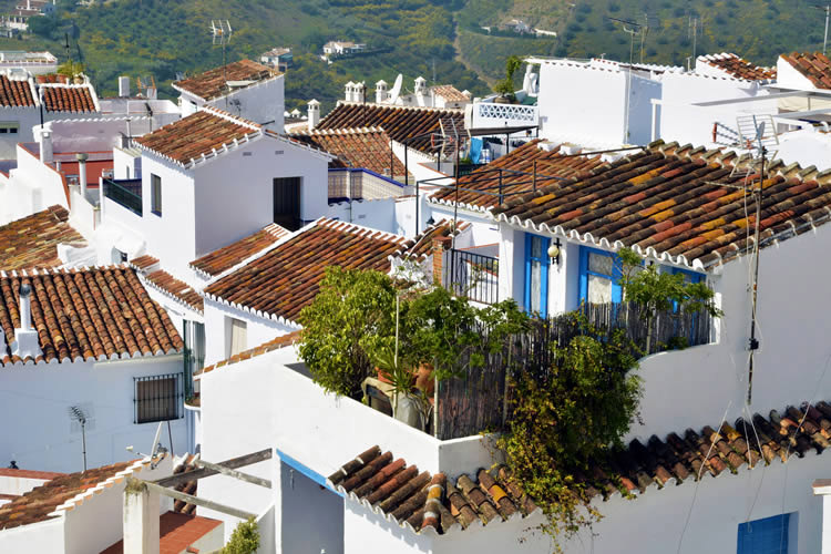 HOLIDAY VILLAS NERJA